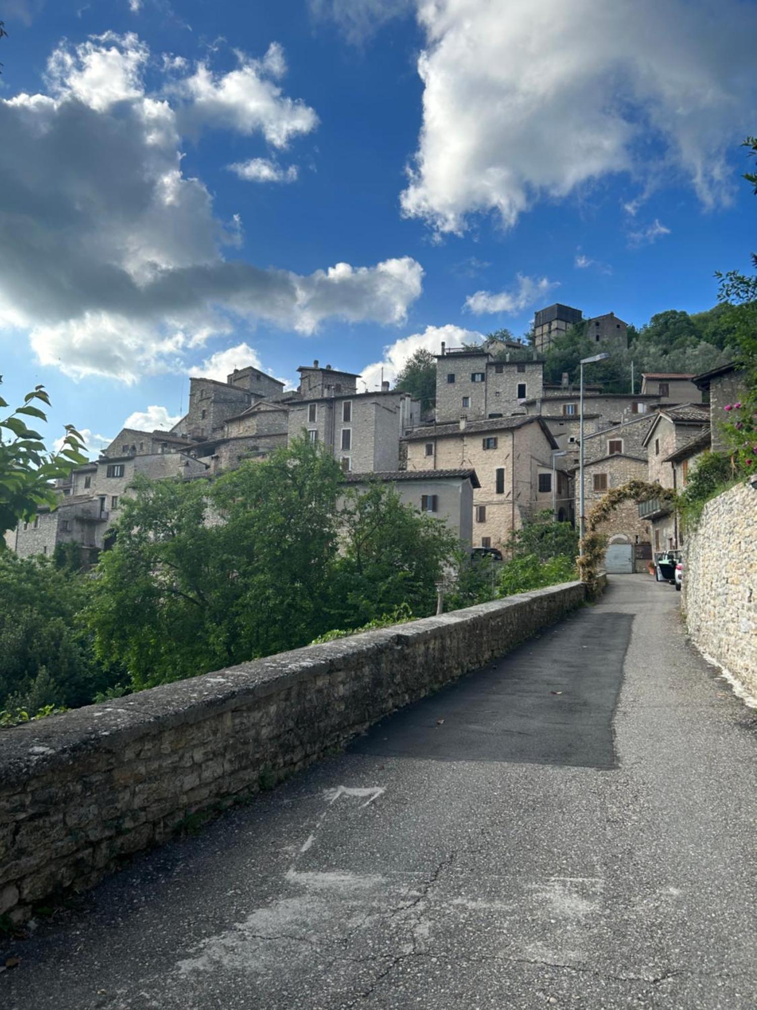 Casa Belvedere A Valle San Martino Di Spoleto Exterior foto